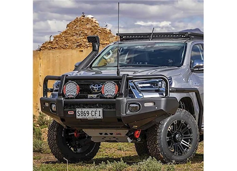 ARB Usa/Old Man Emu 20-C HILUX SUMMIT WINCH BUMPER COMPATIBLE WITH FOG LIGHTS