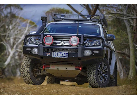 ARB Usa/Old Man Emu 16-20 HOLDEN COLORADO SUMMIT WINCH BUMPER COMPATIBLE WITH FOG LIGHTS
