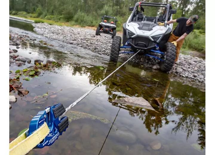 Factor 55 Ultrahook xtv winch hook with shackle mount blue