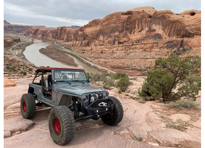 Fab Fours Inc. 97-06 wrangler premium stubby front bumper with pre-runer