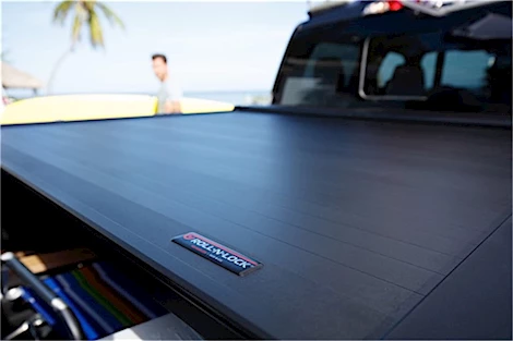 Roll-N-Lock 22-C TOYOTA TUNDRA CREW/DBLCAB 5FT 6IN E-SERIES RETRACTABLE TONNEAU COVER