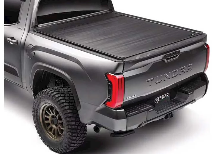 Retrax 22-23 silverado/sierra 2500/3500hd 6.9ft retrax eq tonneau cover Main Image